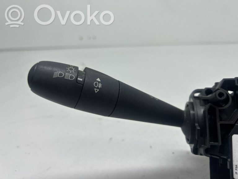 83221b794a4ecf21fe0644c45f2f7095-510a36a54c80f3e31748988684261f2b_wiper_turn_signal_indicator_stalk_switch