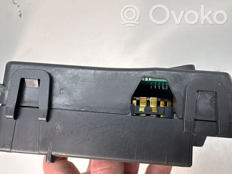 83e64ca6ee24fc4b7d26c5c0e852f255-fe466e3771ec5e58aaa29ff73eb38397_wiper_control_stalk