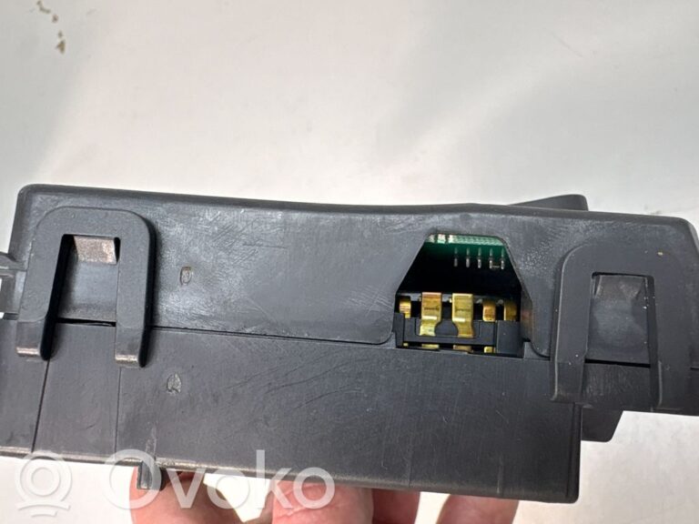83e64ca6ee24fc4b7d26c5c0e852f255-fe466e3771ec5e58aaa29ff73eb38397_wiper_control_stalk