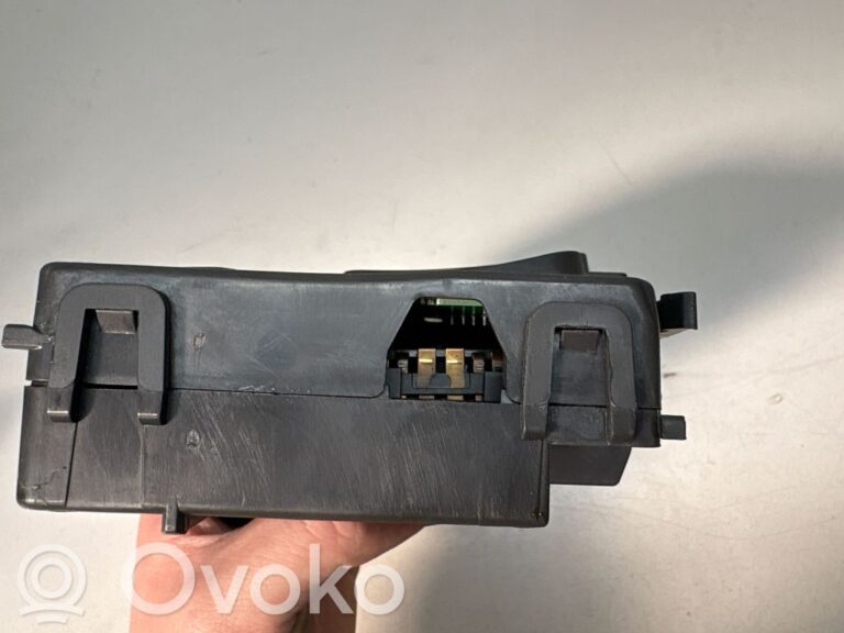 869702ad57e6c302a412a066a6b7623c-cb85e5fb4d0952a77cbaebd6ebdc4c4e_wiper_control_stalk