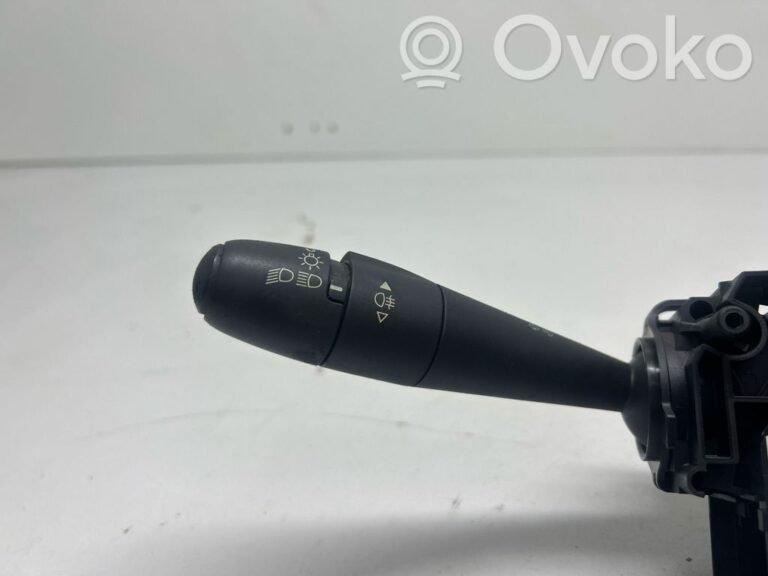 88a55a8fb8dab7e9f1934e520a10ff27-4429b9e29646ba072c98bceeb475dfdd_light_switch