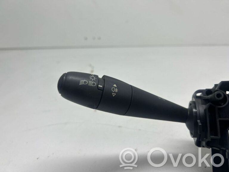 88a55a8fb8dab7e9f1934e520a10ff27-4429b9e29646ba072c98bceeb475dfdd_light_switch