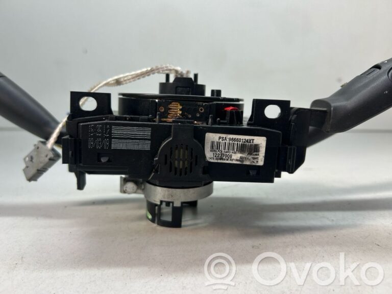 8b3d56d032fd7b4e3db9090d9dd53f79-02205006edb58a1f78d8447341049c9a_light_switch