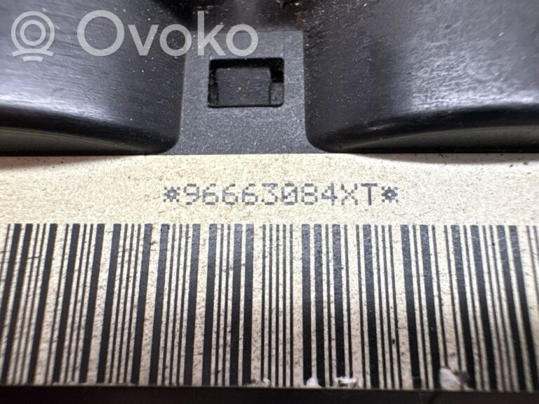 8bef8a9ee02f66d3592261ad7bff9bdc-a2e0bb5b01ea253e6547c6c4dc56ee3d_light_switch