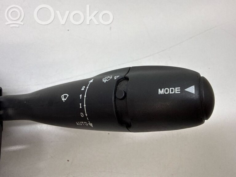 8eef4ce33668f74cfad6c24208600aae-a4126663e15a3fa5b39c8a79d8934c9b_wiper_turn_signal_indicator_stalk_switch