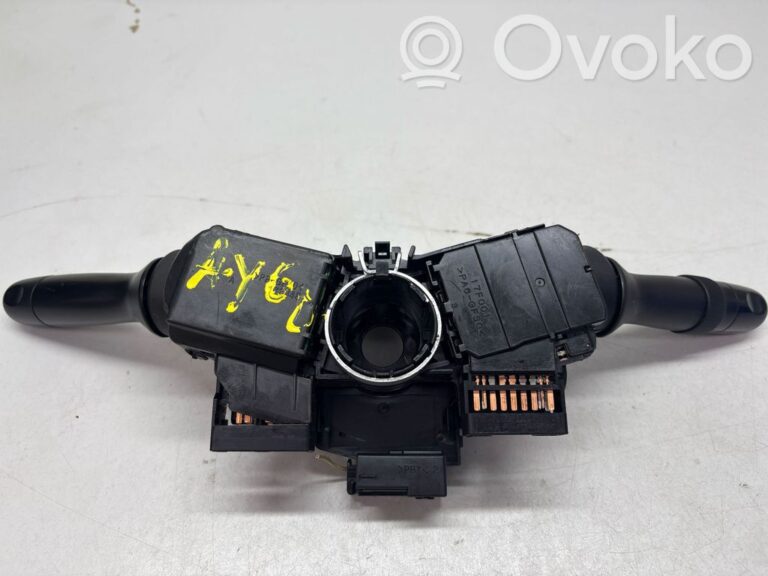 8ef2b20ab27bc749cedf21f79d8eeb1e-c67bc5baa03c577c0515f424167f7963_wiper_control_stalk