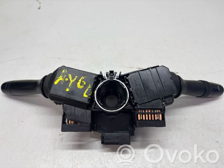 8ef2b20ab27bc749cedf21f79d8eeb1e-c67bc5baa03c577c0515f424167f7963_wiper_control_stalk