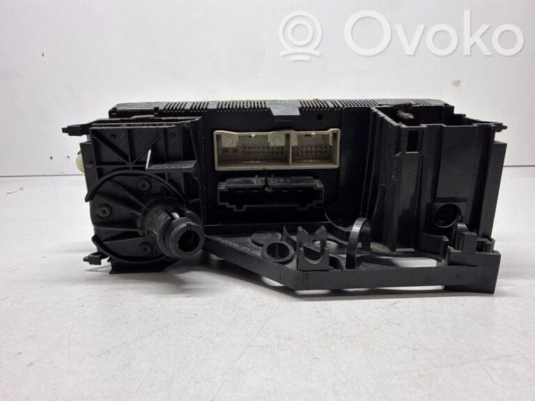 927383111a850e1c920b3c780471d467-8d79d838eb2fc4200b9e54854ec30da5_climate_control_unit