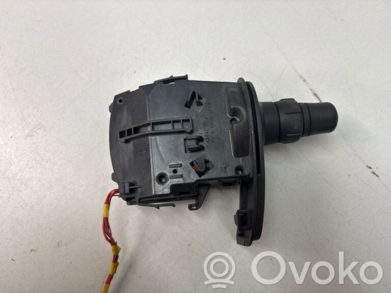 937562e36298139342acfd56a703e074-f4e77227a0180bc821295b6221af5ba1_wiper_control_stalk