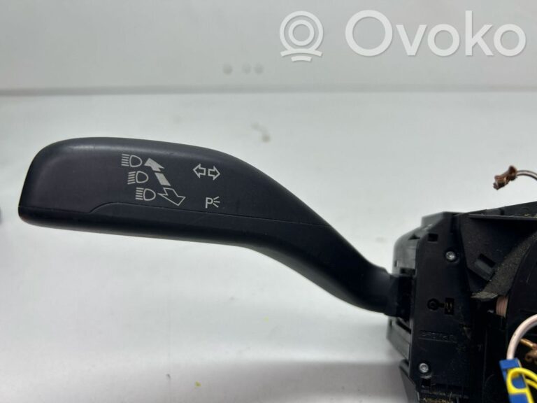 93d7aab3e9aa8fd20ee51d9f672c342b-volkswagen_polo_v_6r_wiper_turn_signal_indicator_stalk_switch