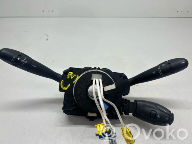 97272a55ab66b91600d9cce2273ed30a-72deec3054b42792f168fc4012b9a52c_light_switch