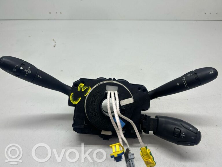 97272a55ab66b91600d9cce2273ed30a-72deec3054b42792f168fc4012b9a52c_light_switch