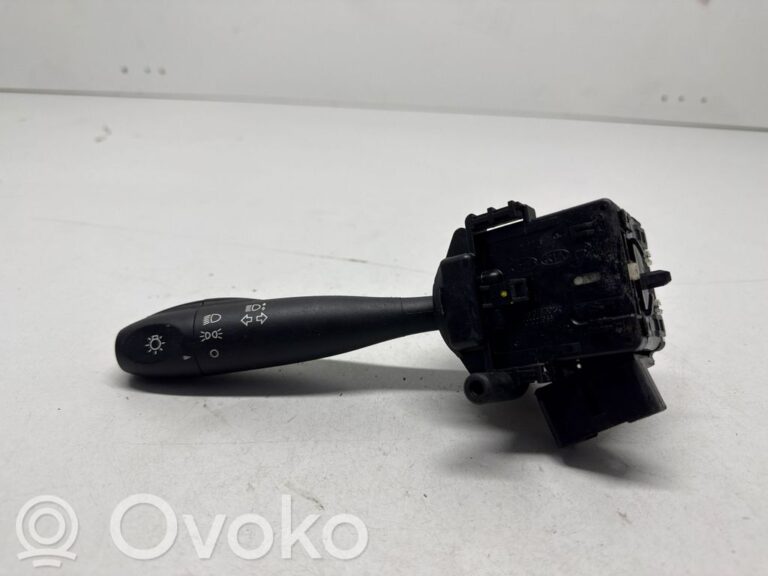 9855c4e78f720576cc0c51e23329e1e1-957006815fb01e3a93e31f7f0de97112_light_switch