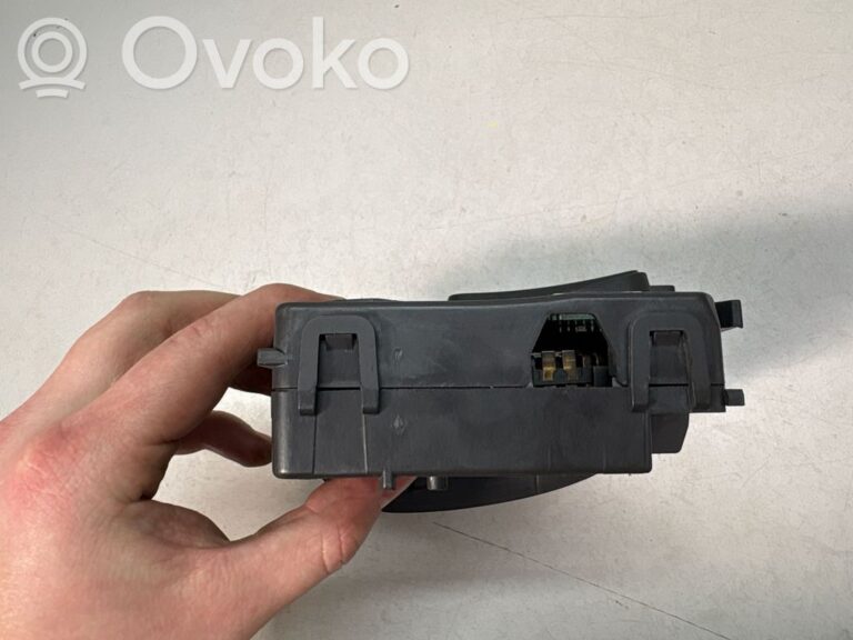 98c0cf2de6f2b6b3f593653ebfada0ac-8562871bd999c0155716a74f6ab67ec9_wiper_control_stalk
