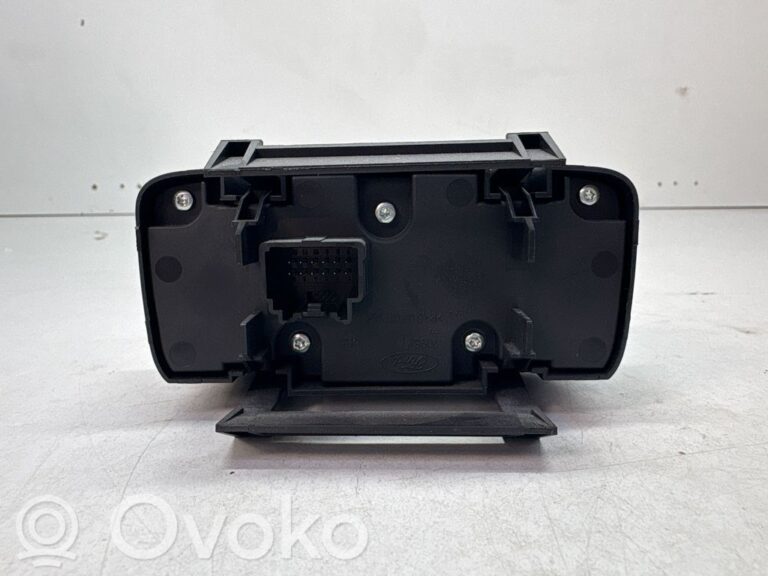 9a152c16ac43f805bb49563ec5c405c0-14f4c790df4002e374461e498a62d7ca_light_switch
