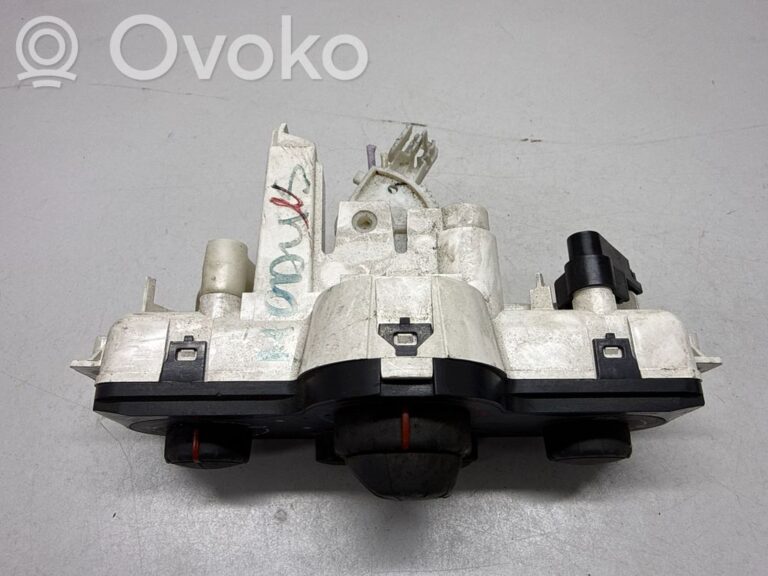 9c675348c2d11396bf53f4d8d4bbd14b-8a5e319094c5cfc887b4d895d272cef8_climate_control_unit