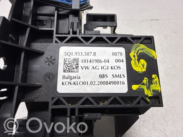 9d4ca136cddaae126e41b58e399950af-ce411da6aa12a4899b6528620fe808a7_wiper_turn_signal_indicator_stalk_switch