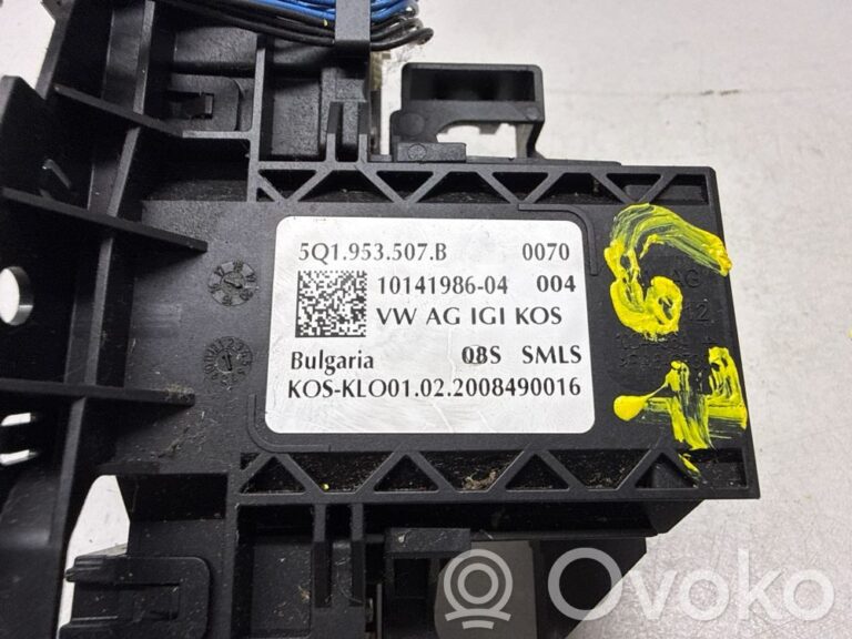 9d4ca136cddaae126e41b58e399950af-ce411da6aa12a4899b6528620fe808a7_wiper_turn_signal_indicator_stalk_switch