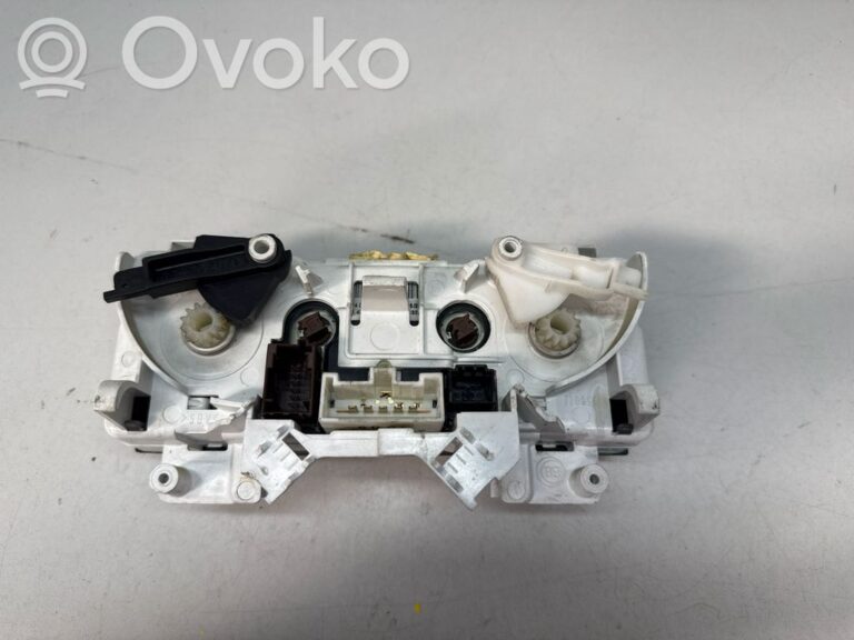 a722aa1e5e1693c3ba38457b1a504d7d-bb0bbe140c04a6d3020e67209f3d8b97_climate_control_unit