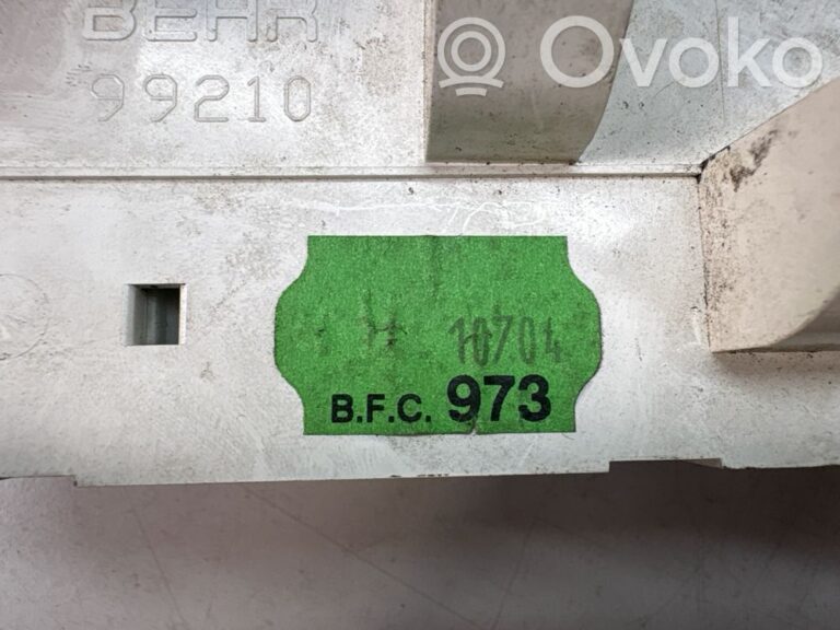 aa8ea3df2b55ee1cd95466ccfa3f29a5-14965dc3a04d4a0d72e9209855b456bf_climate_control_unit