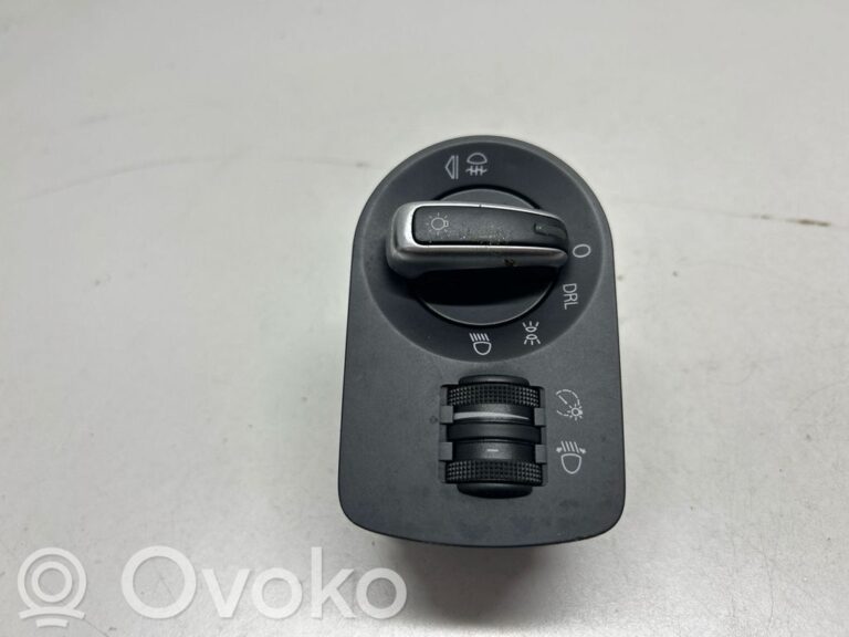 b0c9d7773e73e20f958010b394a6ef5f-14d72061c5bf564b624f1626ed4de791_light_switch