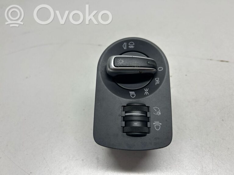 b0c9d7773e73e20f958010b394a6ef5f-14d72061c5bf564b624f1626ed4de791_light_switch