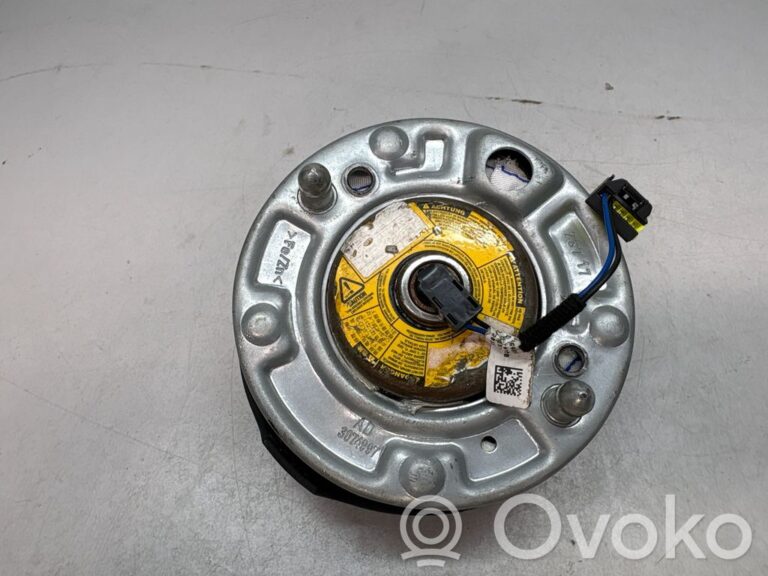 b395208bd365d39445310a86a31b0dab-5468a77a862b1365c4d7fc21f20a83c3_steering_wheel_airbag