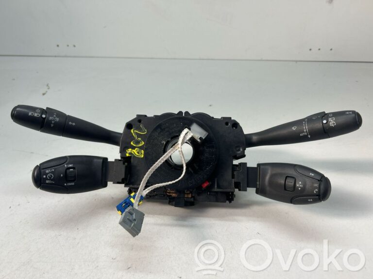 b889f8598de4ad10b94a6c0a8342e9d0-b932b20eac917054a77b10b498f8b62b_light_switch