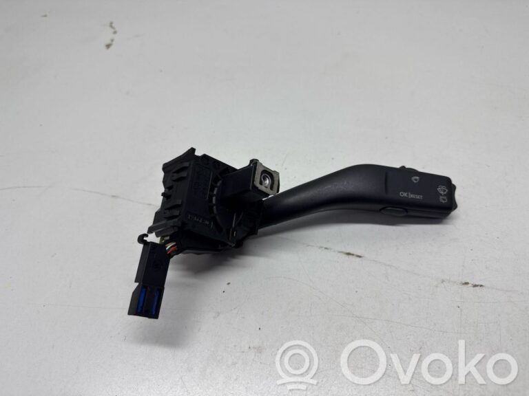 b8bc9f1f174ddf91ae18edf0ddc84ba4-e17eb30e64b95c101cfe14602a91db76_wiper_control_stalk