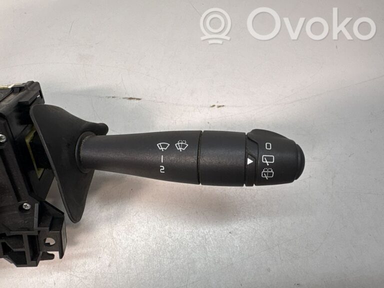 b8f114c9d61fe0804447e66d9b98fa7f-471cc571012440d9ecbec112666b64d4_wiper_control_stalk