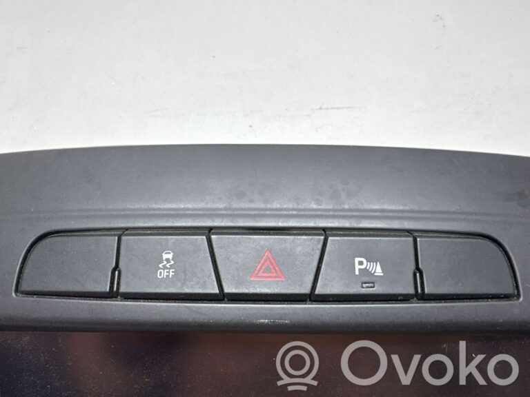 bf5eabaff0a77a93a62c8e123feb8b6c-a53542dbf645f8858da5d9569b9be3f8_climate_control_unit