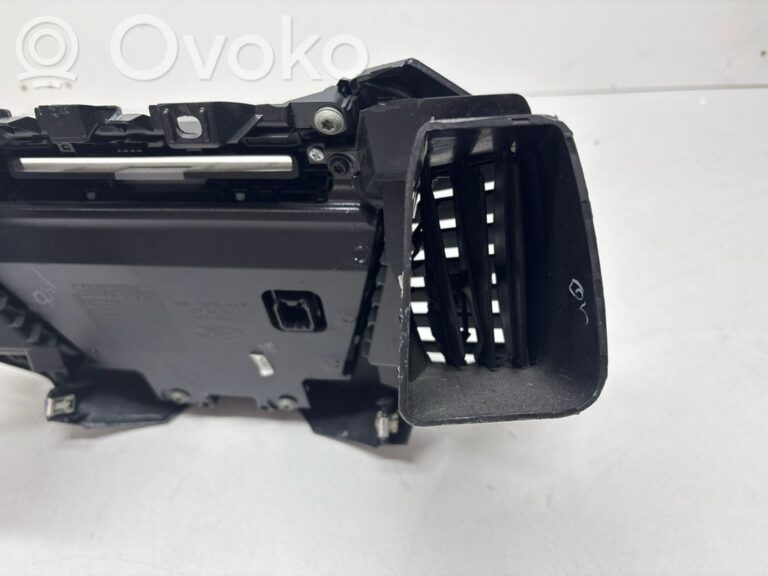 c050486e8b10bea401a3aed6ce4d6127-731c99fb89ecc1eb8d4304f9049fabfd_radio_gps_head_unit_trim