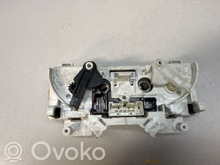 c0718d427f63bf49552918758fa2c981-3a2b8665c2176f524a53e0bb67ffdd1e_climate_control_unit