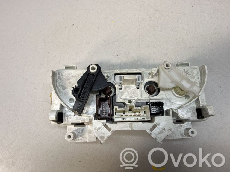 c0718d427f63bf49552918758fa2c981-3a2b8665c2176f524a53e0bb67ffdd1e_climate_control_unit