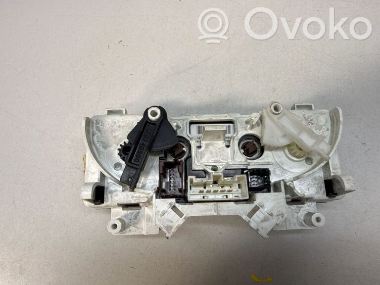 c0718d427f63bf49552918758fa2c981-3a2b8665c2176f524a53e0bb67ffdd1e_climate_control_unit