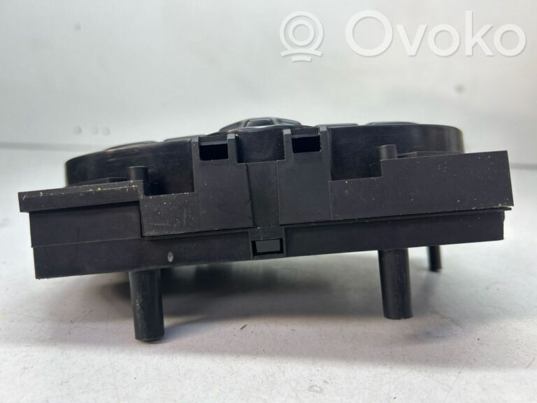 c13d039293248653392bc9942e2d85d7-3986a425a5d0c433fa761320d4a0d999_climate_control_unit