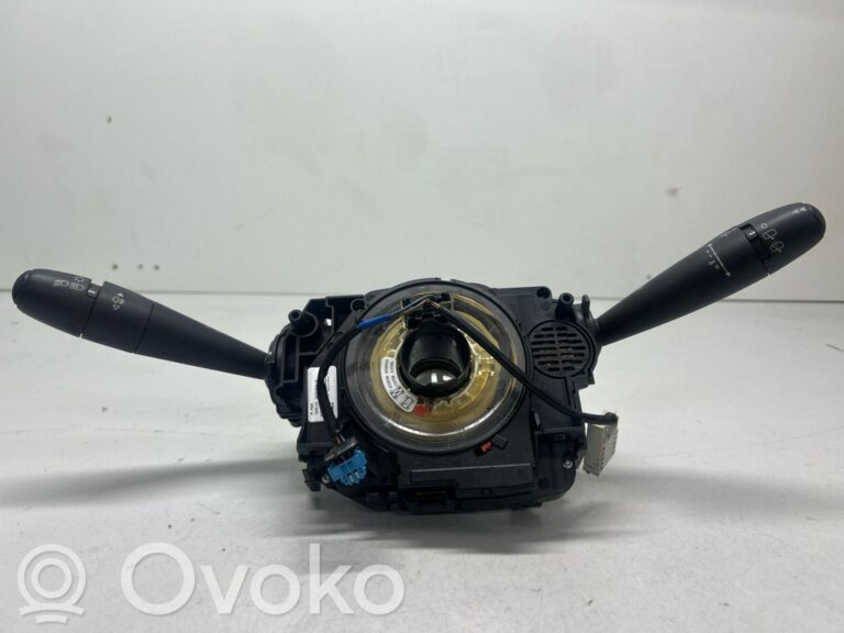 c24e64f2a2a62450658f9f7760ba3002-0996dfdaa270b87d5cb464485c3d9c5d_light_switch