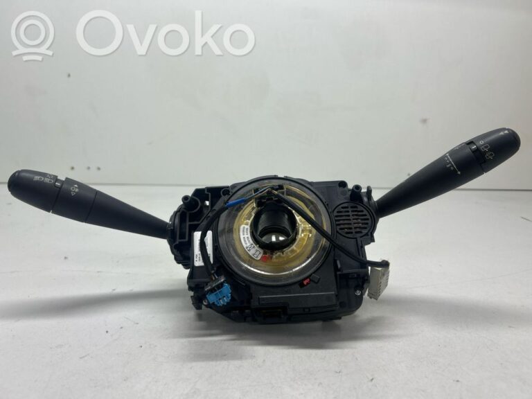c24e64f2a2a62450658f9f7760ba3002-0996dfdaa270b87d5cb464485c3d9c5d_light_switch