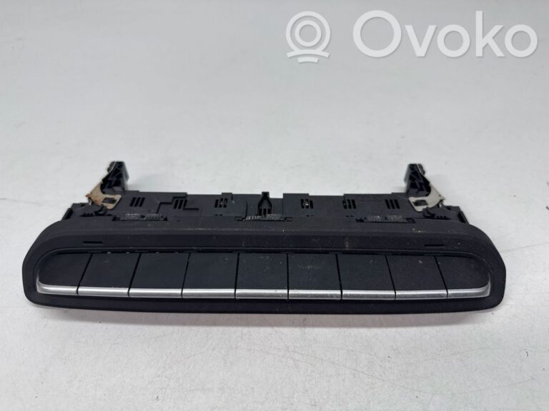 c43ed947af7845d0a22fe4f1616753d4-68193caac018d9f5e5275d4d79aa2fbd_a_set_of_switches