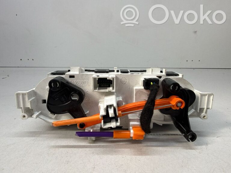 c93a9a37e2f3d543f716336d61f6e825-1bb4ce6f148c99101ad13317c12b28a0_climate_control_unit