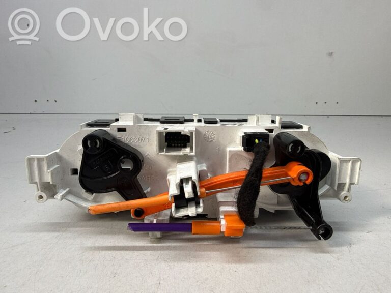 c93a9a37e2f3d543f716336d61f6e825-1bb4ce6f148c99101ad13317c12b28a0_climate_control_unit