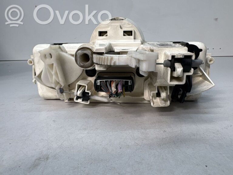 cb3d0f5f3805a6e333c24e4b92f08a0c-f016572677fea35eef6feaf15954ce8c_climate_control_unit