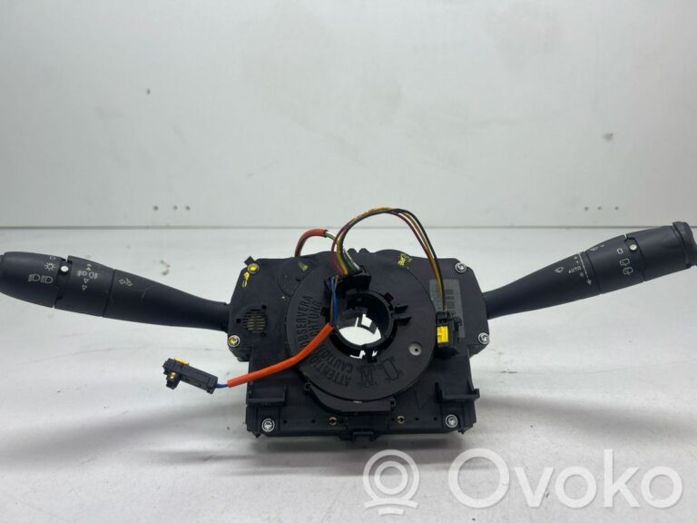cc64047d5b2a68716aae96ab2f2bfd9b-83f3716ec7573c0c65e5ef2d663c18e8_light_switch