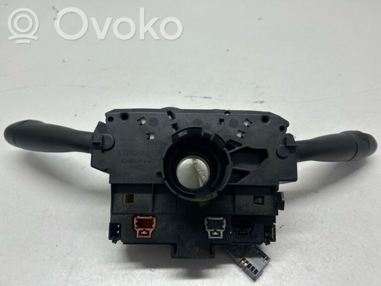 ce584100f889f1c229a5bed650235d9f-b387cd3e365a64c14c4b859a5b94a963_light_switch