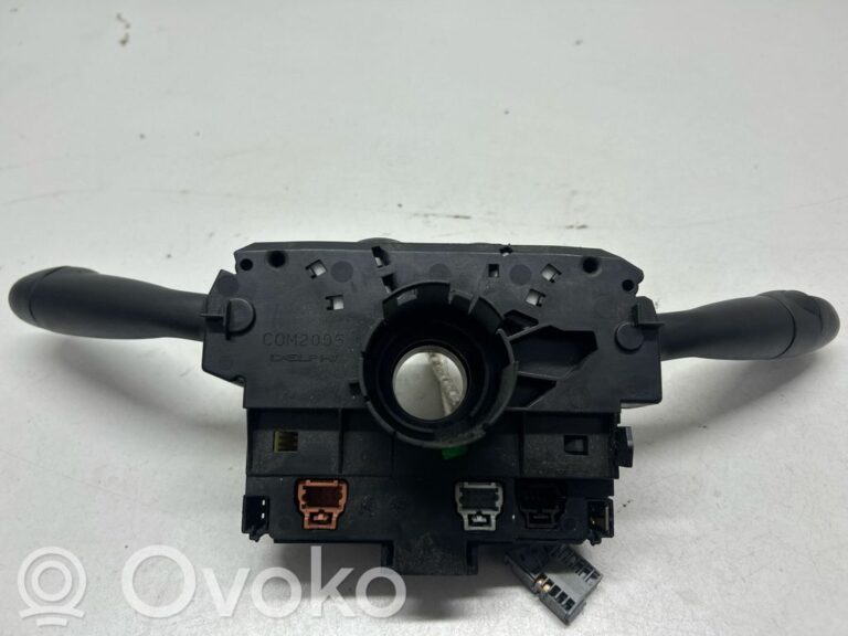 ce584100f889f1c229a5bed650235d9f-b387cd3e365a64c14c4b859a5b94a963_light_switch