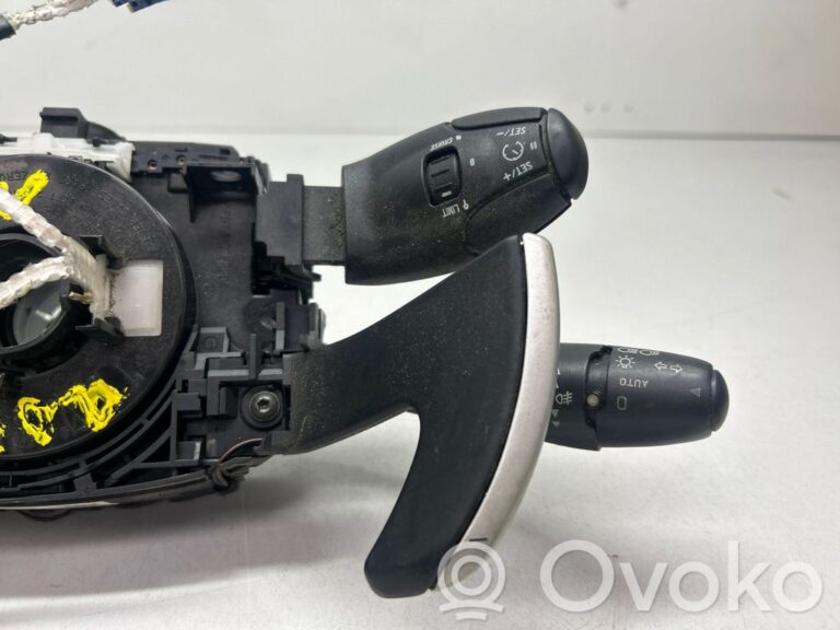 cee48f749b8355c381201efd380ee761-b15927e10a0da468409c9b3c947bb7a2_steering_wheel_buttons_switches