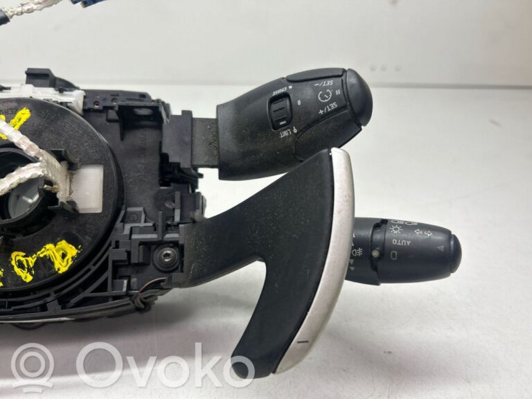 cee48f749b8355c381201efd380ee761-b15927e10a0da468409c9b3c947bb7a2_steering_wheel_buttons_switches
