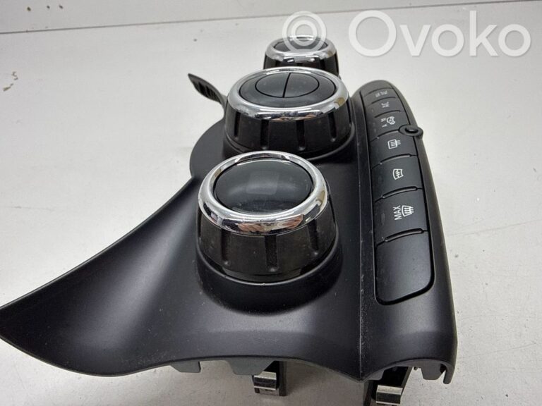d005dc7a193fd30367012f365b3cf563-10bf6682bb078c5e8cbfdd1daff5115d_climate_control_unit
