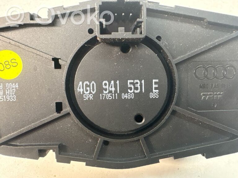 d2b611e26f84b4c82cd55f737d537099-6d42d25efd4ad7e7938ee4e92da225b2_light_switch