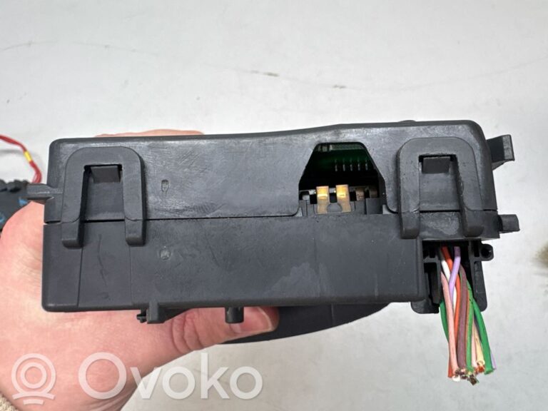 d3f2996cb6cdf793b9212ff13e2ea044-63b2cd154218a11320046e7cd595f826_wiper_control_stalk